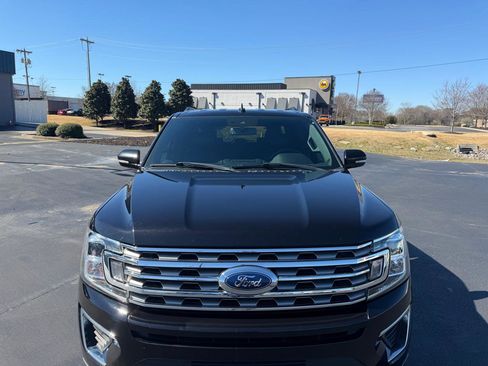 Used 2020 Ford Expedition Max Limited image 2