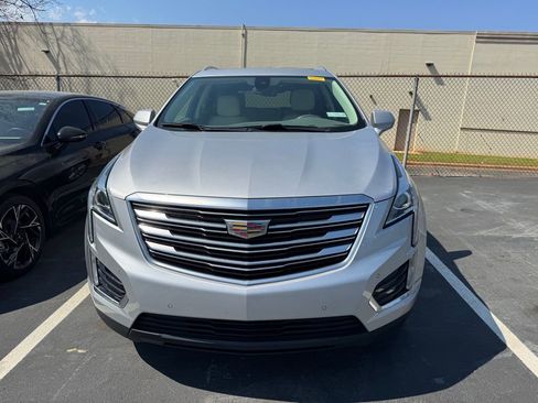 Used 2017 Cadillac XT5 Luxury w/ Driver Awareness Package image 9