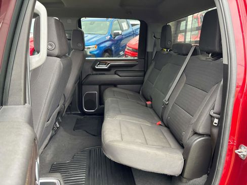 Used 2024 Chevrolet Silverado 3500 LT w/ Convenience Package image 8