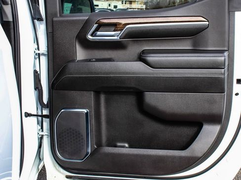 Used 2024 GMC Sierra 1500 Elevation image 12