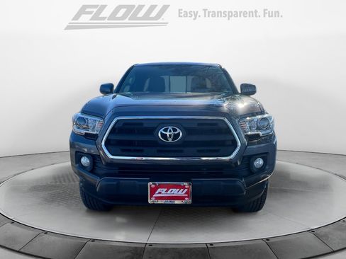 Used 2016 Toyota Tacoma SR5 image 3
