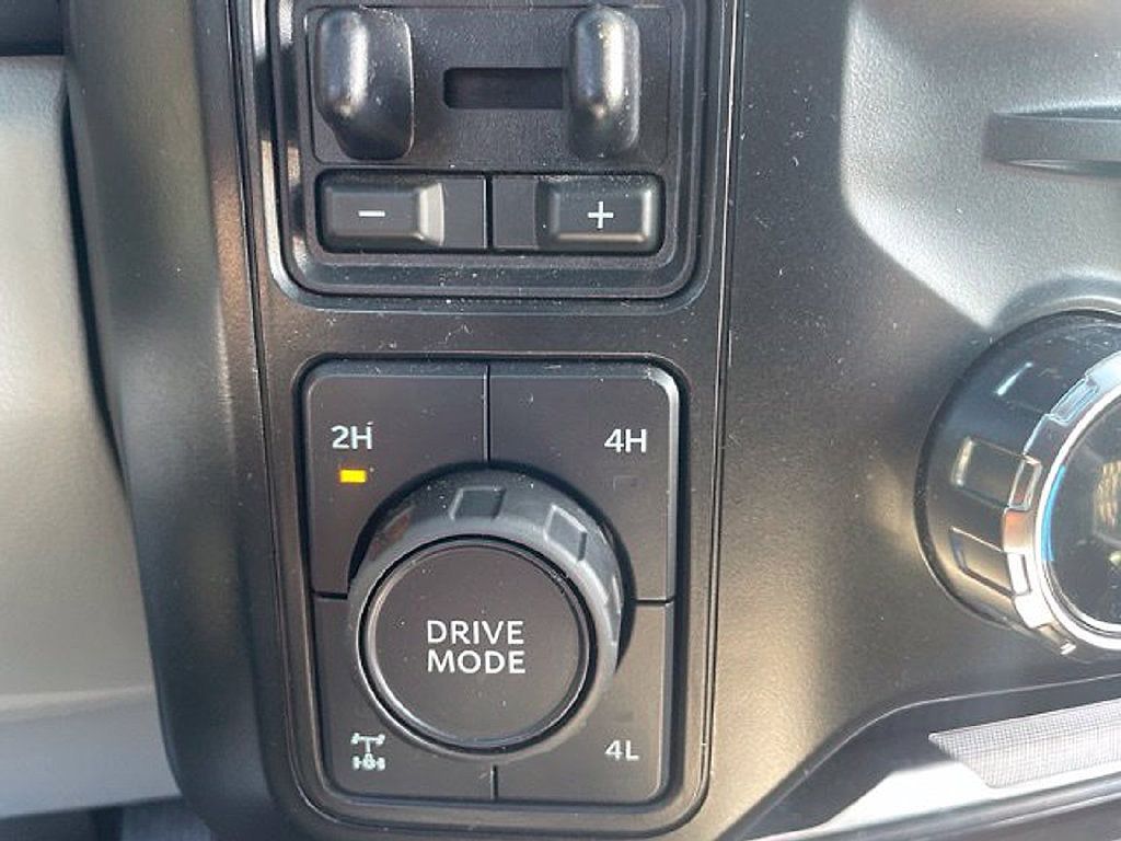Used 2024 Ford F350 Limited w/ FX4 Off-Road Package AWD/4WD image 10