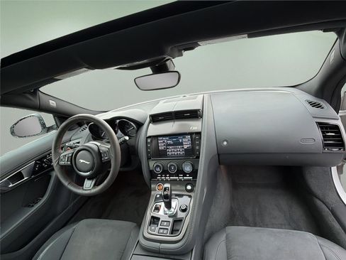 Used 2015 Jaguar F-TYPE S RWD image 21