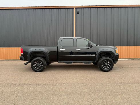 Used 2011 GMC Sierra 2500 Denali image 3