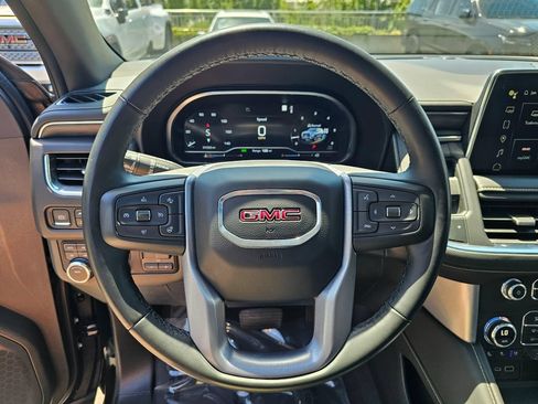Used 2023 GMC Yukon SLT w/ SLT Premium Package AWD/4WD image 28