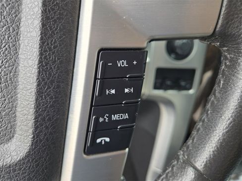 Used 2014 Ford F150 Platinum image 16