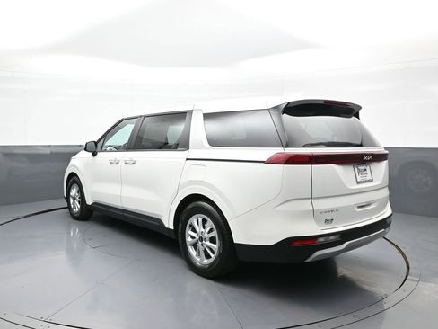 Used 2024 Kia Carnival LX FWD image 8