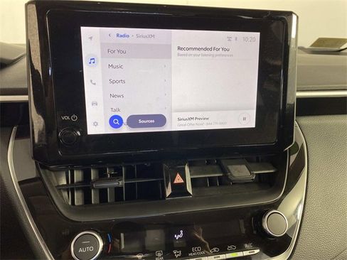 Used 2025 Toyota Corolla LE image 20