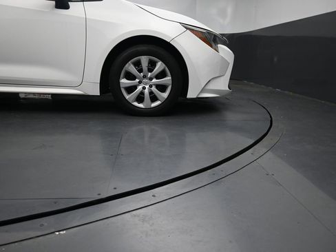 Used 2022 Toyota Corolla LE FWD image 11