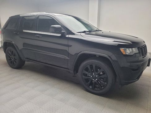 Used 2019 Jeep Grand Cherokee Altitude AWD/4WD image 11