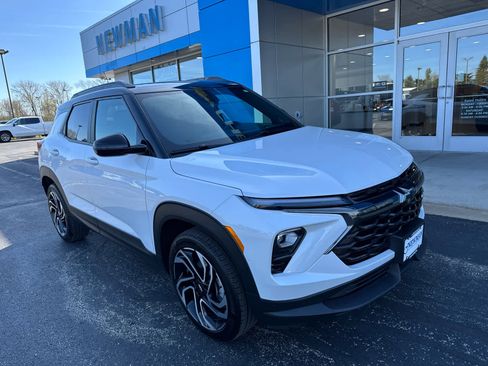 Used 2025 Chevrolet TrailBlazer RS w/ Convenience Package AWD/4WD image 1
