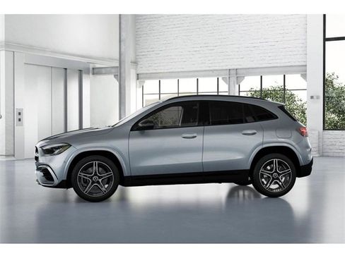New 2025 Mercedes-Benz GLA 250 4MATIC image 35