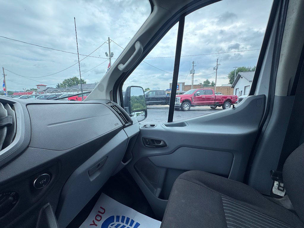 Used 2019 Ford Transit 250 148 Medium Roof RWD image 17