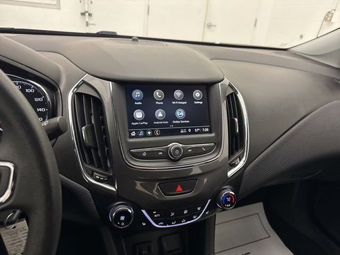 Used 2019 Chevrolet Cruze LT w/ LT Fleet Convenience Package image 17