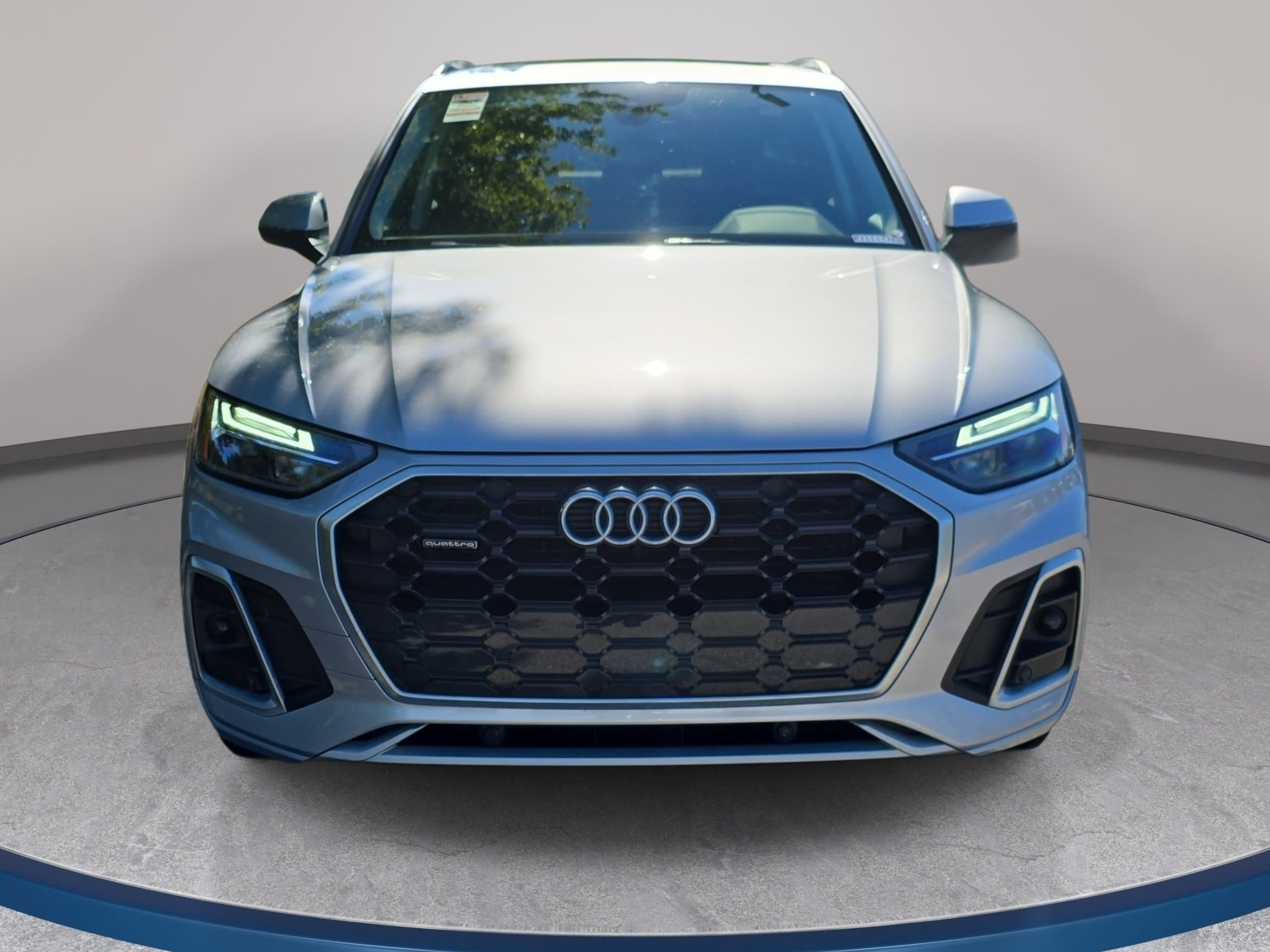 Used 2023 Audi Q5 2.0T Premium w/ Convenience Package AWD/4WD image 2