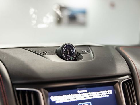 Used 2019 Maserati Levante S GranSport image 28