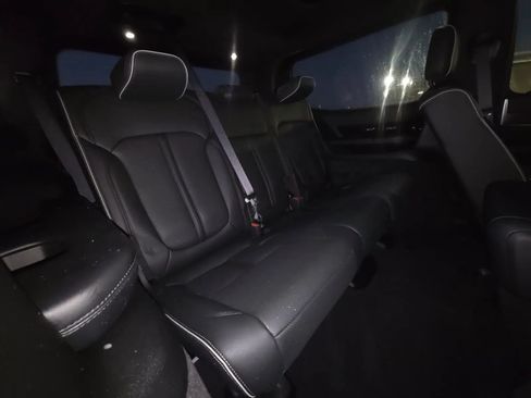Used 2022 Jeep Grand Wagoneer Series II w/ Premium Group II AWD/4WD image 11