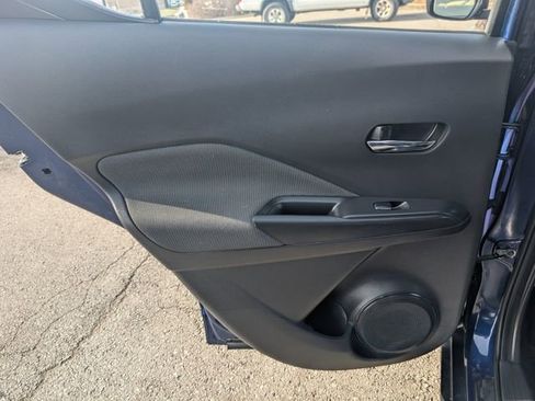 Used 2019 Nissan Kicks SV image 18