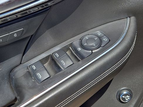 Used 2021 Buick Envision Essence w/ Technology Package I FWD image 23