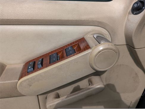 Used 2006 Ford Explorer Eddie Bauer RWD image 15