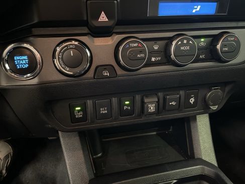 Used 2023 Toyota Tacoma TRD Off-Road w/ Technology Package image 24