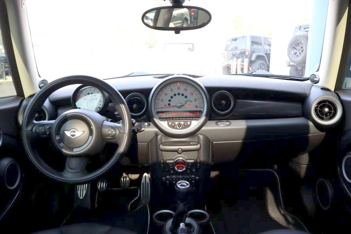 Used 2012 MINI Cooper S w/ Cold Weather Pkg FWD image 13