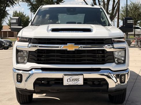 Used 2025 Chevrolet Silverado 2500 LT w/ Convenience Package AWD/4WD image 9