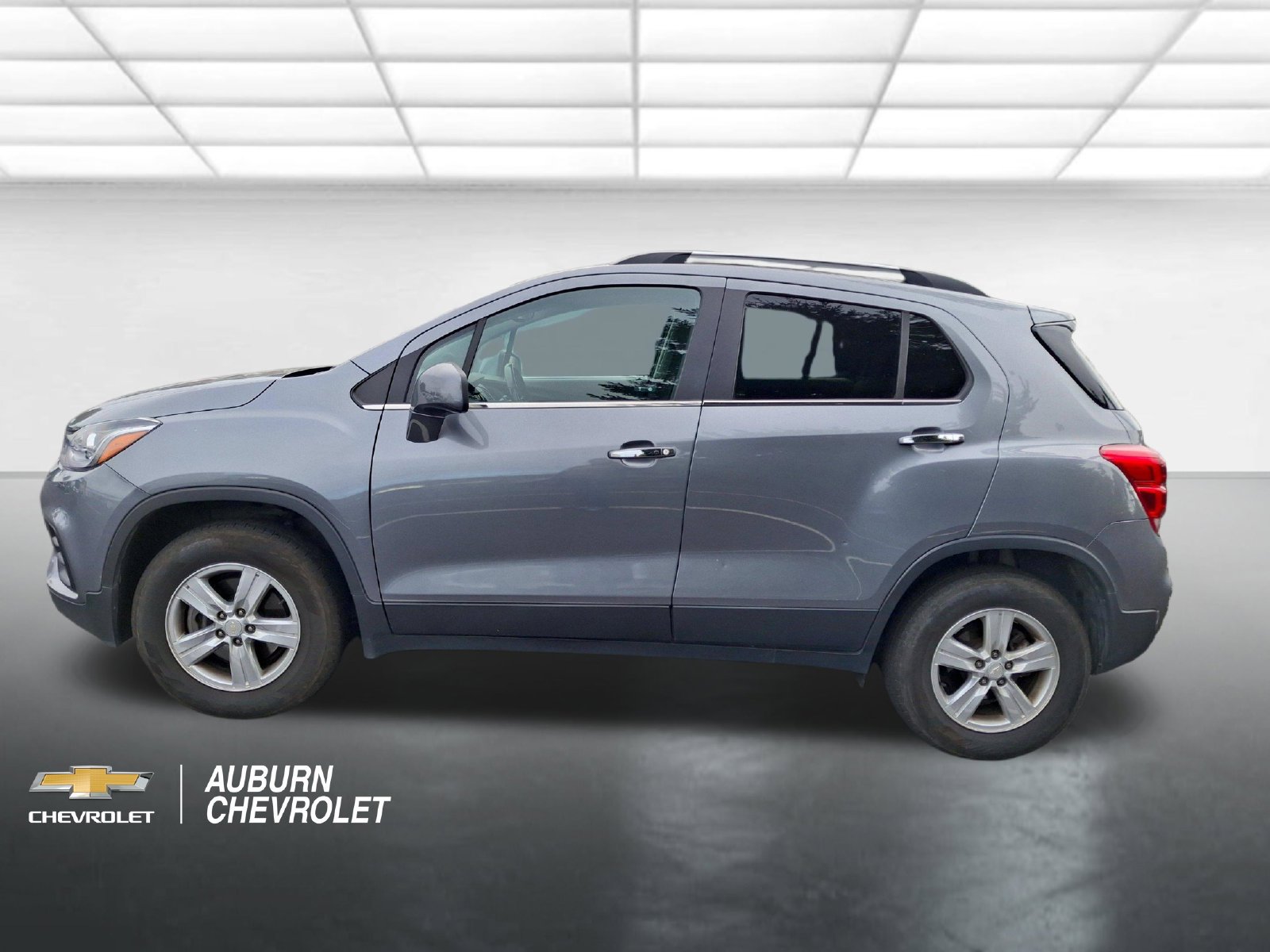 Used 2020 Chevrolet Trax LT w/ LT Convenience Package AWD/4WD image 2