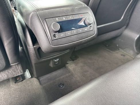 Used 2015 Chevrolet Traverse LT FWD image 16