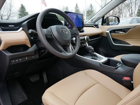 Used 2025 Toyota RAV4 XLE Premium image 6