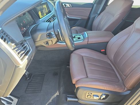 Used 2022 BMW X5 xDrive40i w/ M Sport Package AWD/4WD image 15