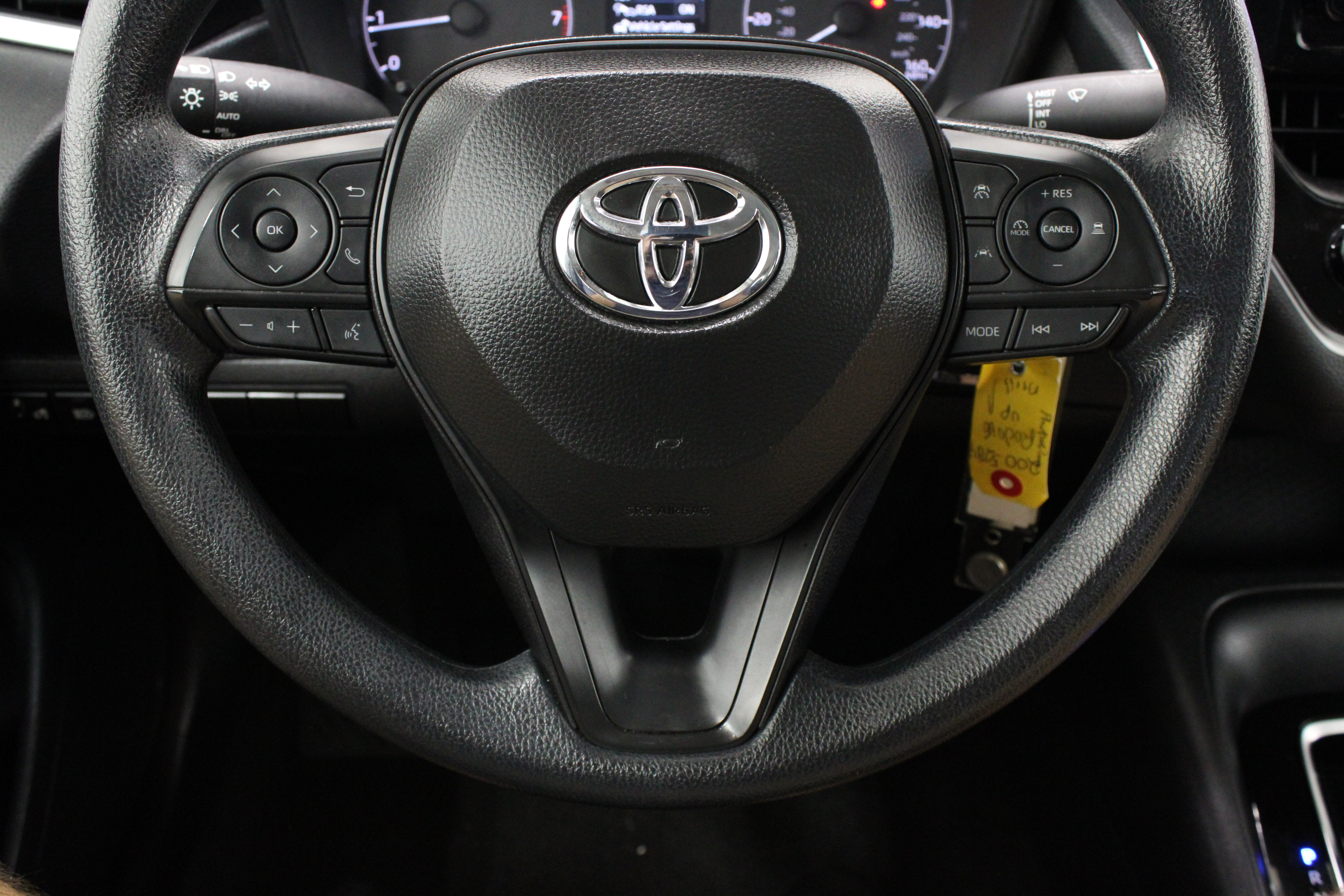 Used 2025 Toyota Corolla LE FWD image 21