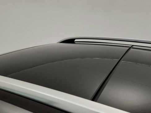 Used 2020 Mercedes-Benz GLB 250 GLB 250 4MATIC SUV w/ Premium Package image 10