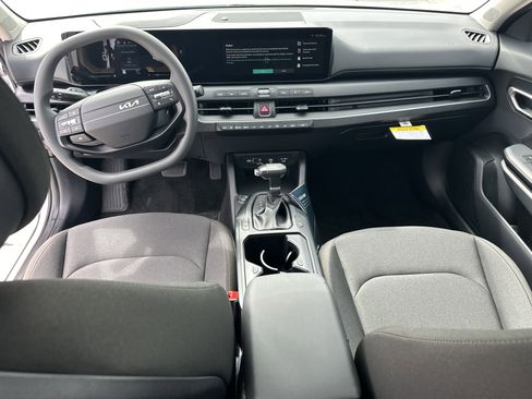 New 2026 Kia K4 LXS FWD image 15