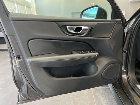 Used 2025 Volvo V60 B5 Cross Country Plus image 26