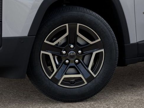 New 2026 Jeep Cherokee Laredo image 8