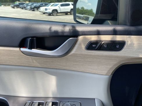 Certified 2024 Hyundai Palisade Limited AWD/4WD image 19