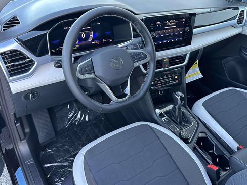 New 2026 Volkswagen Taos SE AWD/4WD image 10