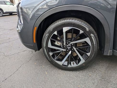 Used 2024 Mitsubishi Outlander SE image 32