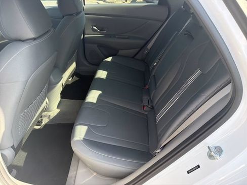 Used 2022 Hyundai Elantra SEL w/ Convenience + Premium Package FWD image 23