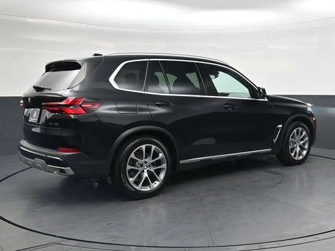 Used 2024 BMW X5 xDrive40i w/ Premium Package AWD/4WD image 4
