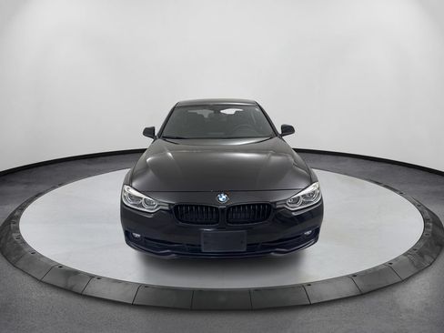 Used 2018 BMW 330i Sedan RWD image 2