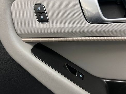 Used 2025 Ford Explorer Active w/ Active Comfort Package image 28