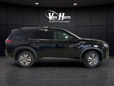New 2026 Nissan Pathfinder SL AWD/4WD image 7