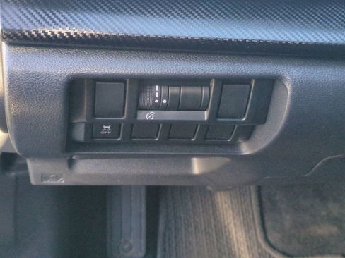 Used 2021 Subaru Crosstrek 2.0i image 13