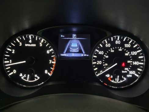 Used 2018 Nissan Pathfinder SV image 23