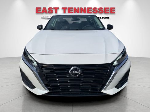 Used 2024 Nissan Altima 2.5 SV image 9