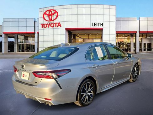 Used 2024 Toyota Camry SE image 7