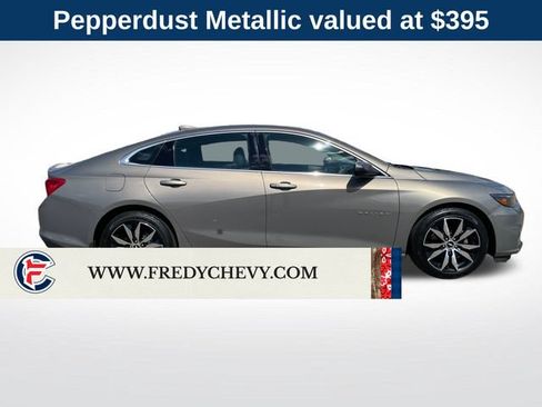Used 2017 Chevrolet Malibu LT w/ Leather Package FWD image 7