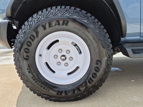 Used 2025 Ford Bronco Heritage Edition AWD/4WD image 23